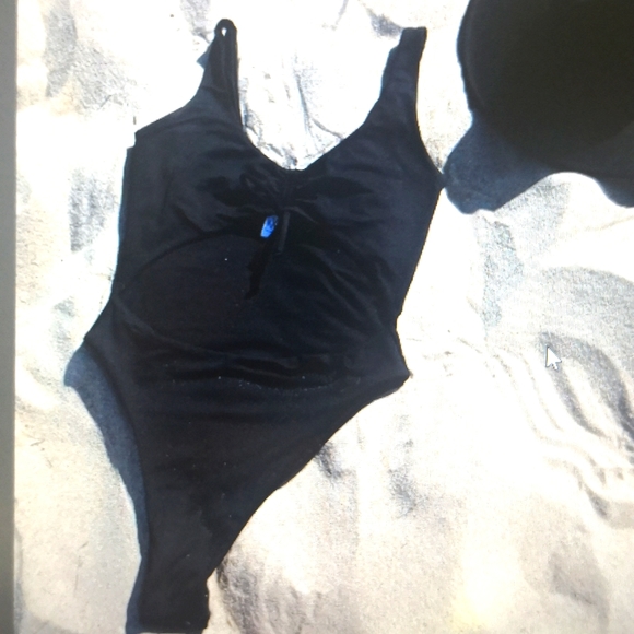 New one -piece suit Soft buttery Fabric.M-sz. - Picture 2 of 8